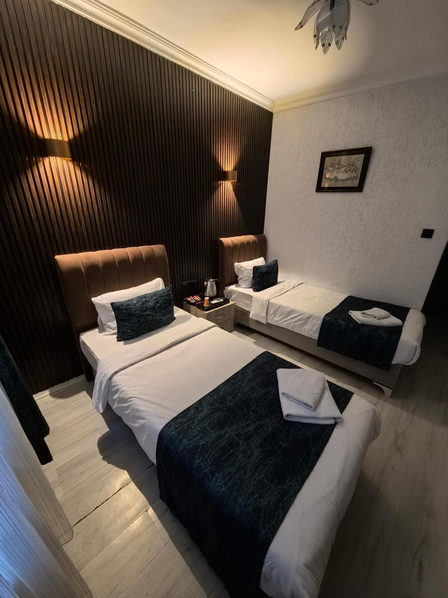 Hotel Estambul ภายนอก รูปภาพ